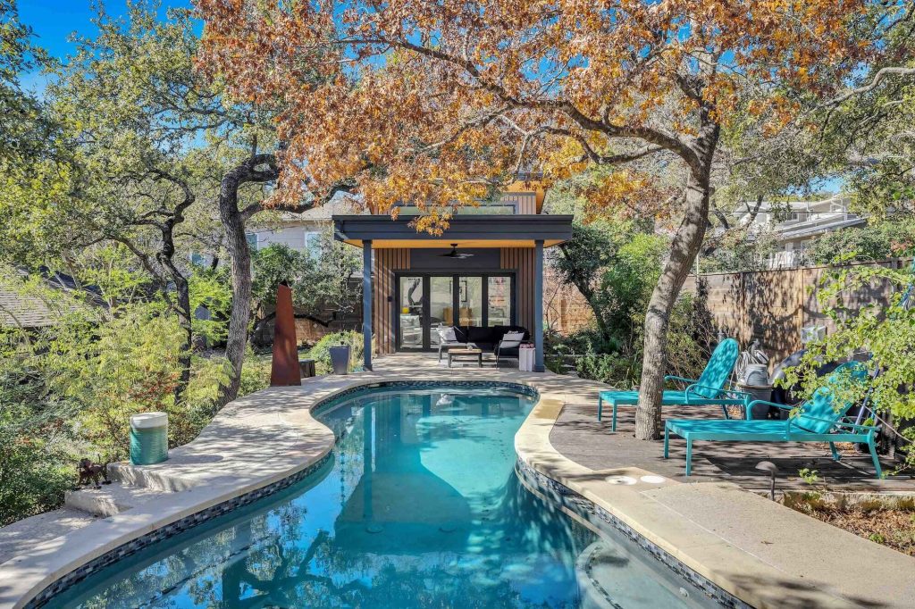 The Spanish Oaks tiny pool house.